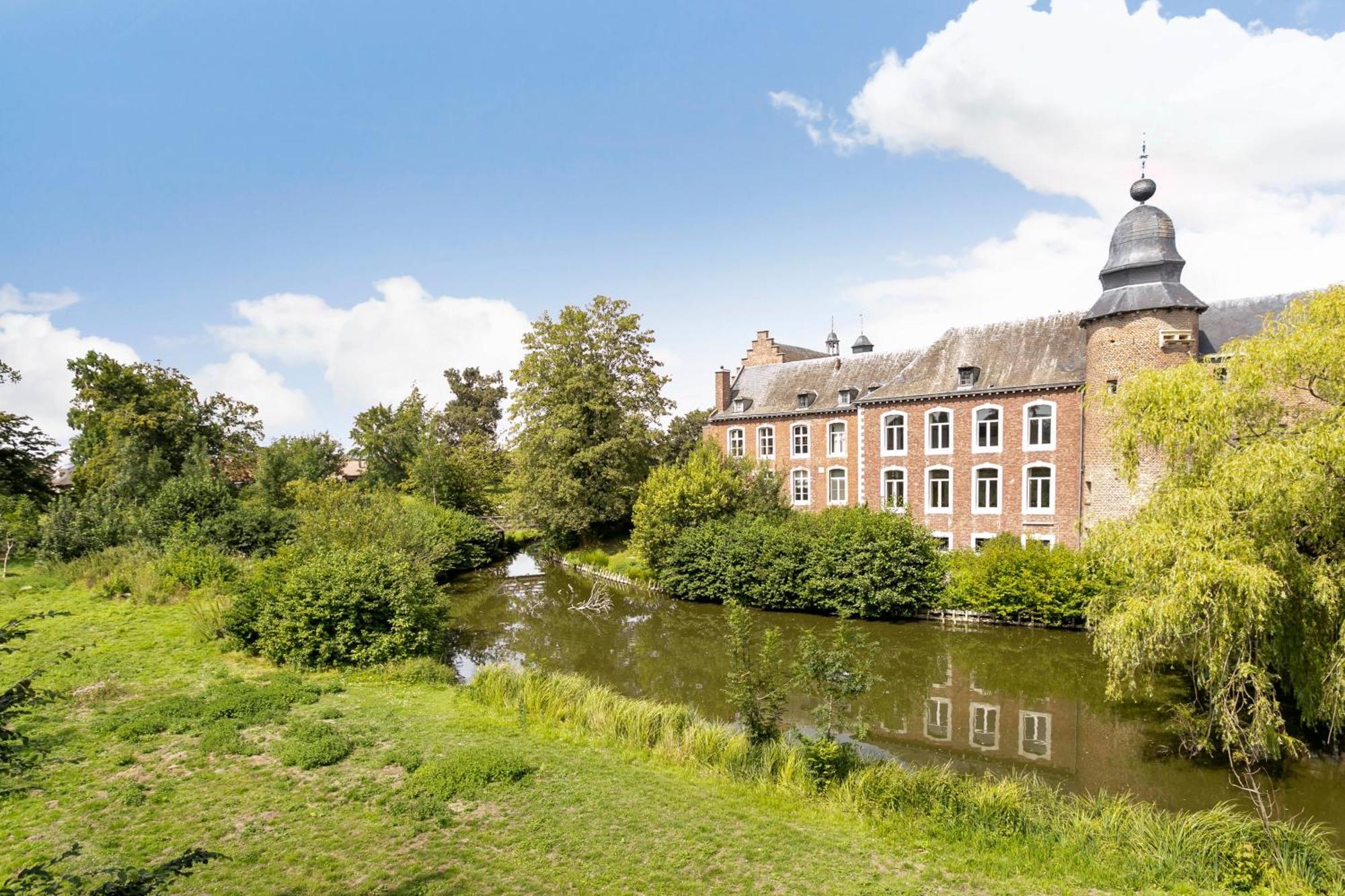 Chateau De Looz Exterior photo